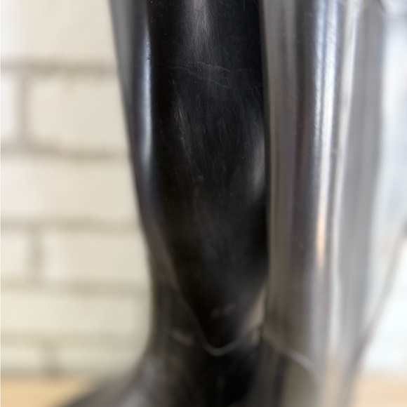 Hunter Classic Tall Black Waterproof Rain Boots - Picture 9 of 10